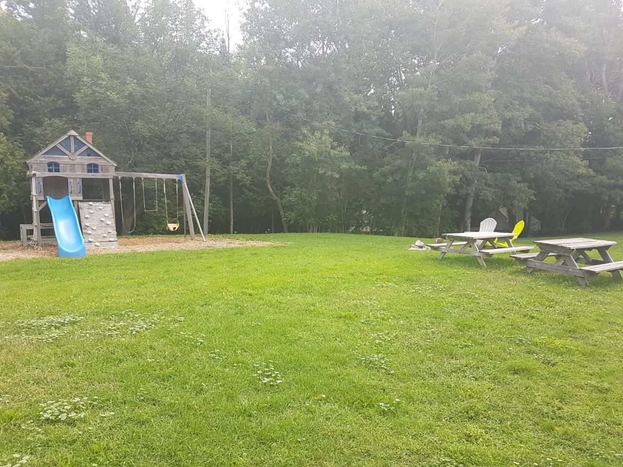 The Spirit Rock Outpost & Lodge Wiarton Exterior photo