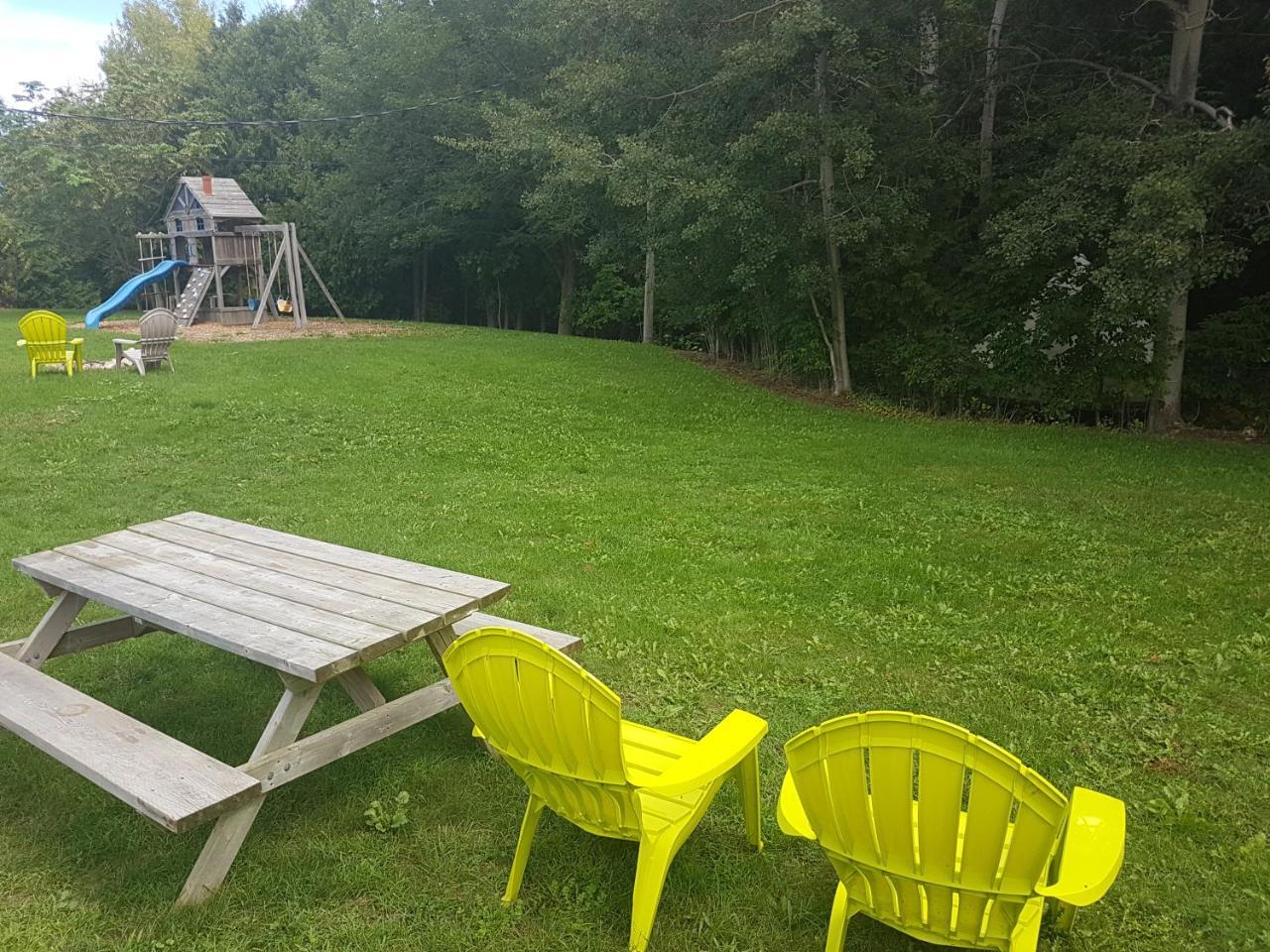 The Spirit Rock Outpost & Lodge Wiarton Exterior photo